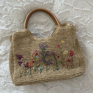 Vintage Cottagecore Straw Purse with Floral Embroidery